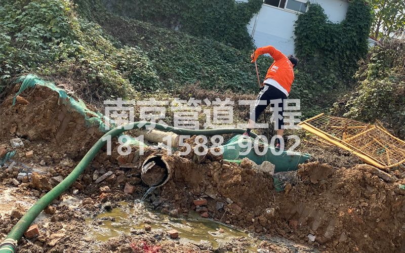 263尧胜村工地化粪池清理